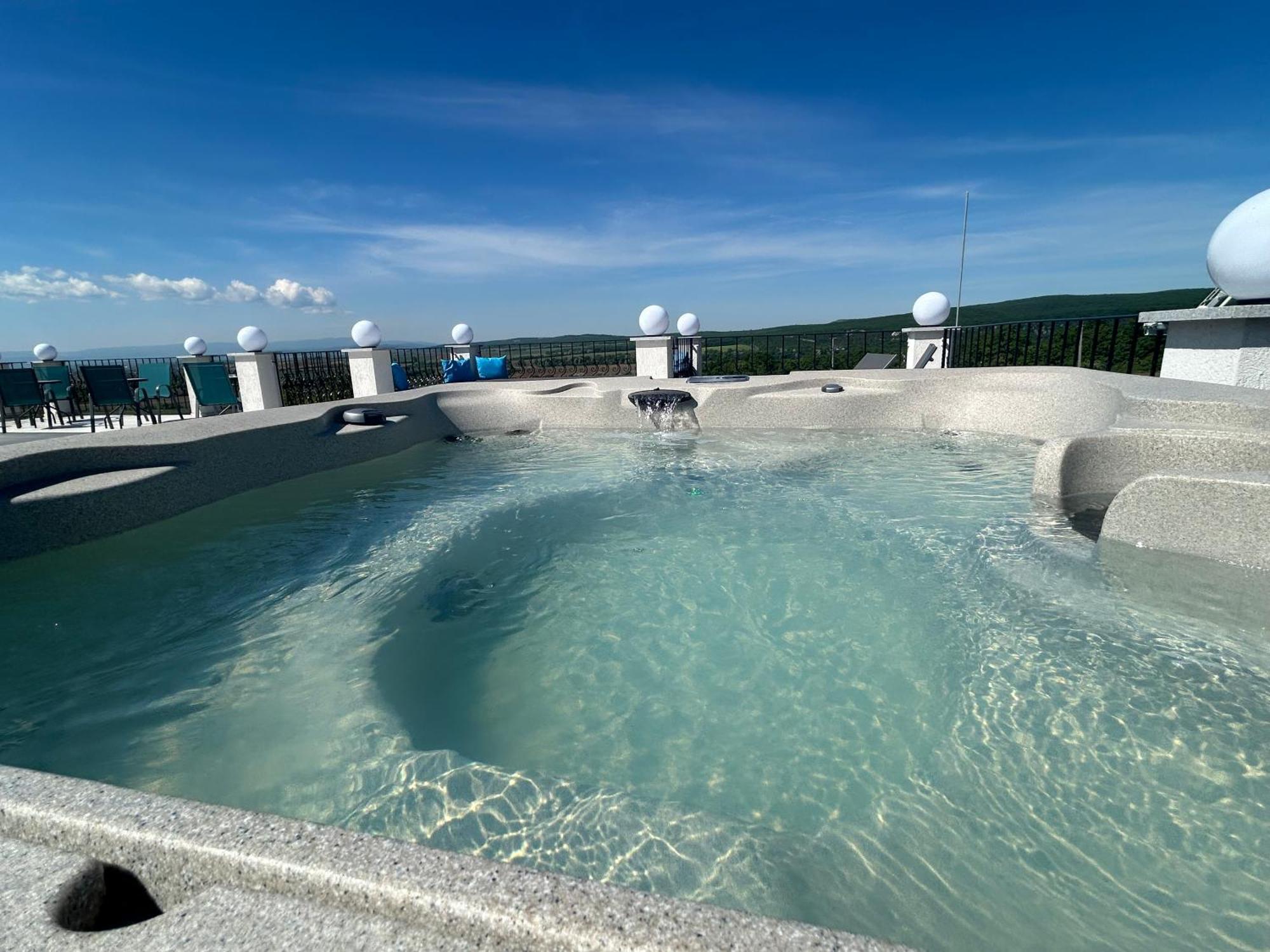 Danelis Hotel Edeleny Екстер'єр фото